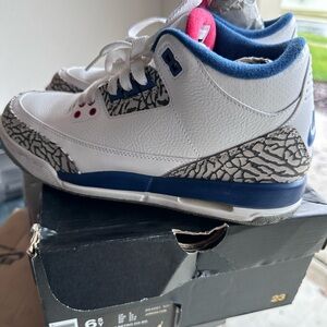 Nike Kids White and Navy Sneakers